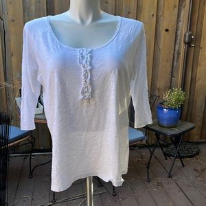 White three-quarter sleeve T-shirt